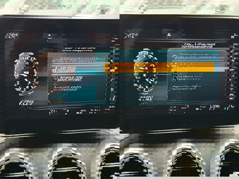 Image Mercedes-Benz 汃獡敳䌠䌠畯 220 d 2.0 194 AMG Line Multibeam leds TO GPS Caméra Carplay Burmeister Sièges chauffants Régul Clim 